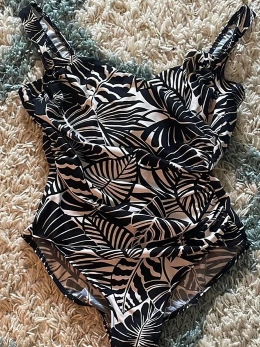 Miraclesuit One Piece Black White Tropical Leaf Swimsuit Size 14